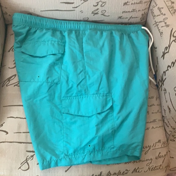 Tommy Bahamas - Picture 7 of 8